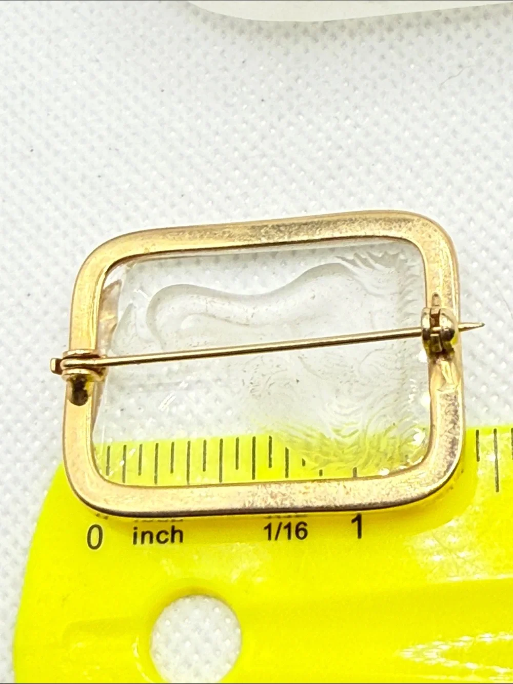 Vintage intaglio glass untested metal unsigned unmarked Glass Swan pin brooch